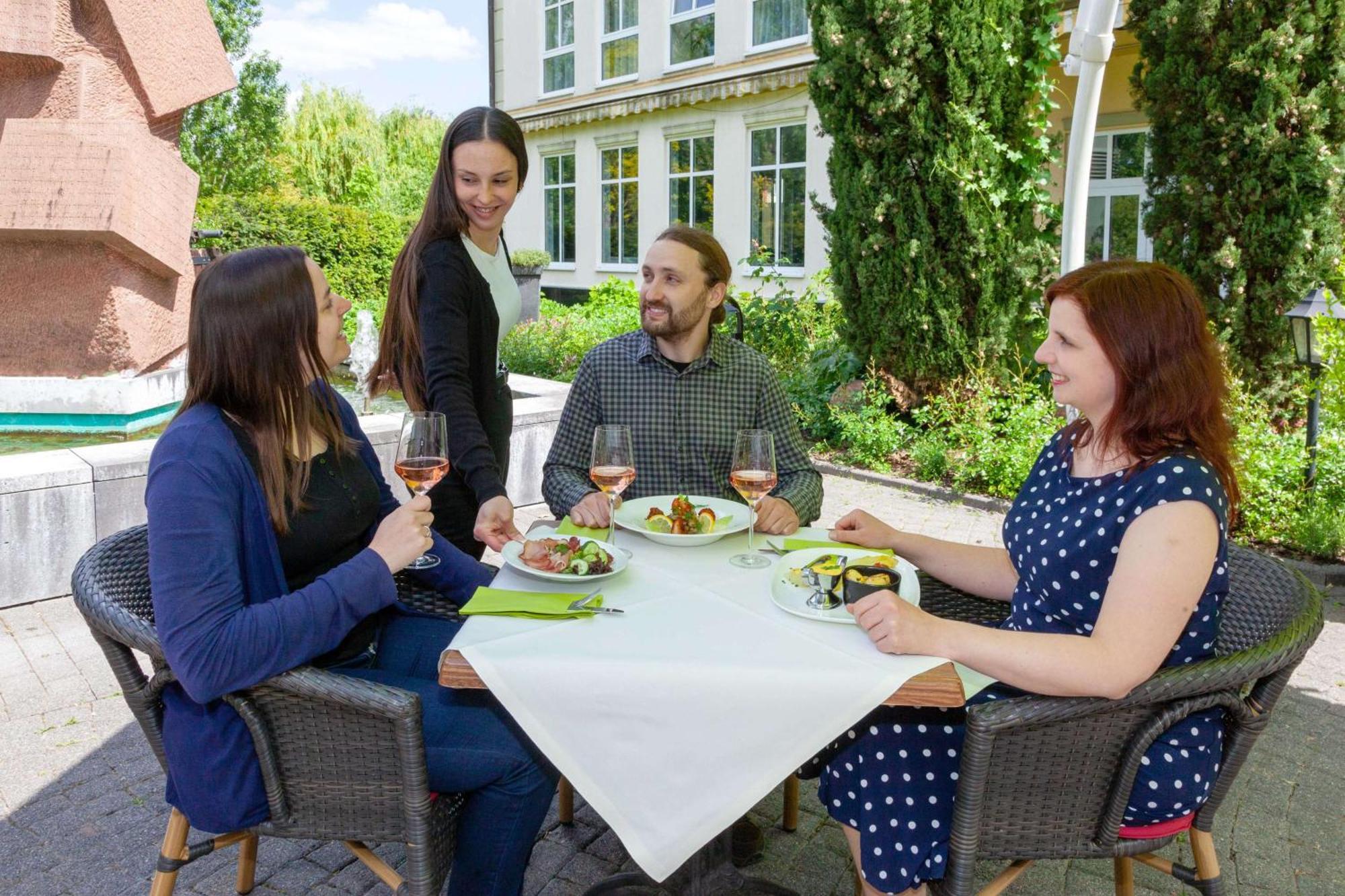 Best Western Wein- Und Parkhotel Nierstein Bagian luar foto